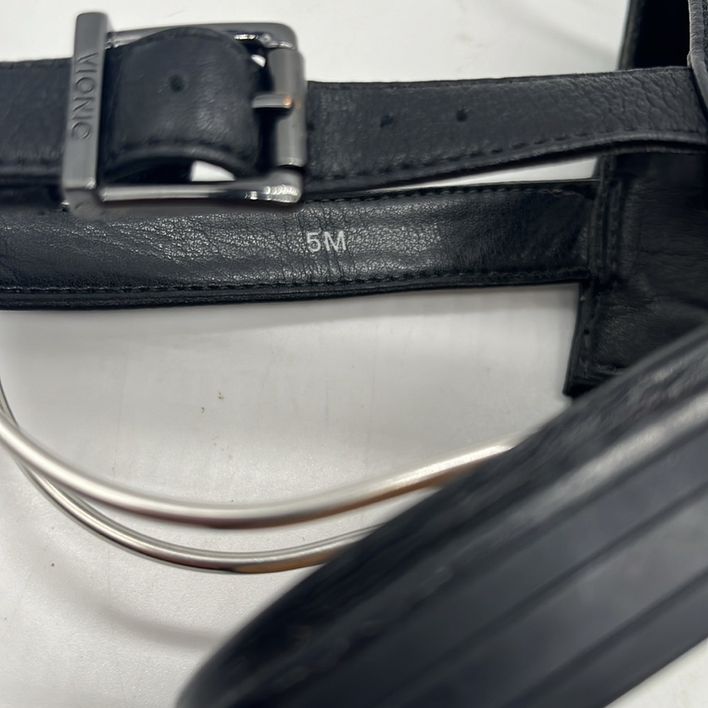 Vionic leather Sz 5 sandal’s EUC black - Picture 8 of 10
